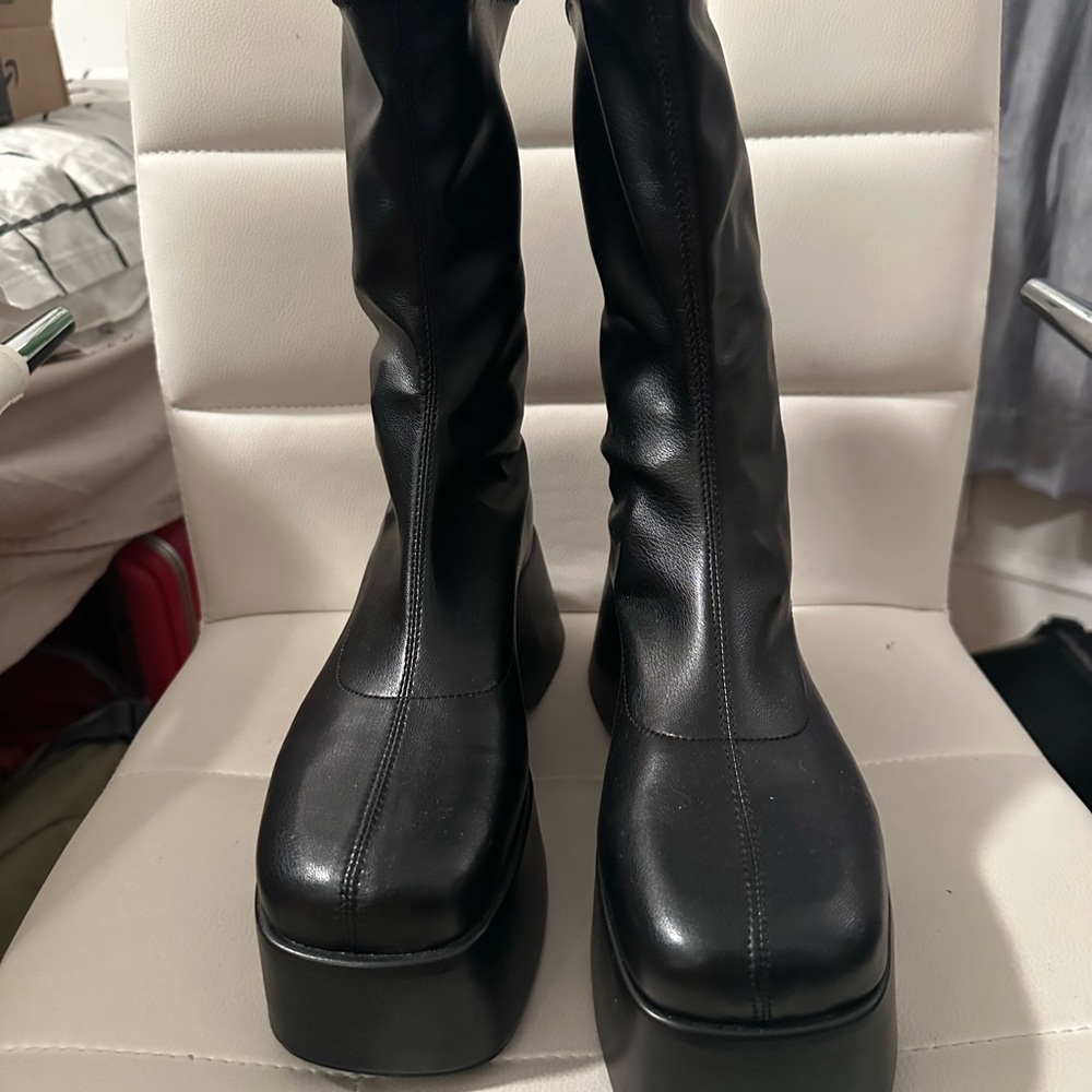 Urban Outfitters Simone Black Platform Boots - Picture 2 of 4